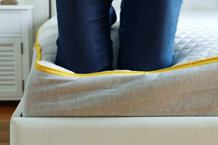 edge support of eve premium hybrid mattress